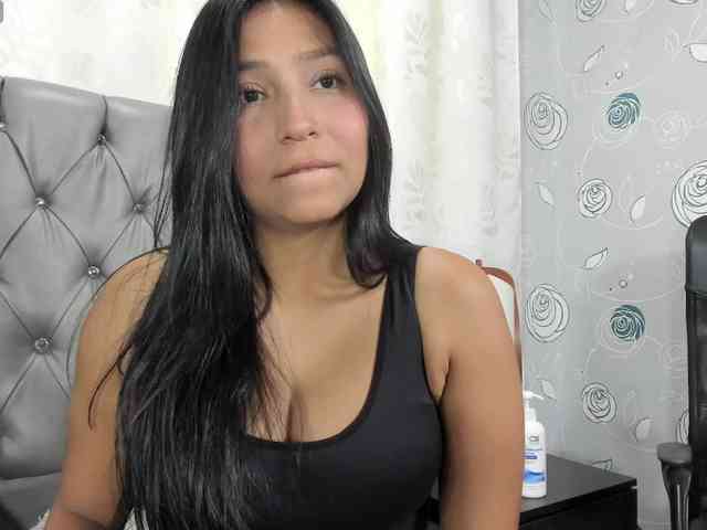 lunaeva23 webcam