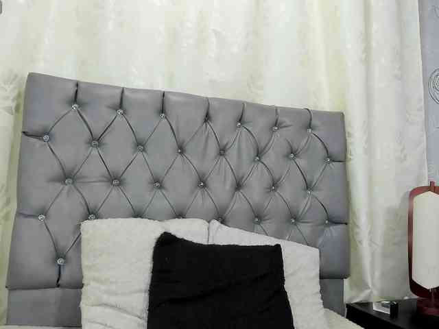 lunaeva23 webcam