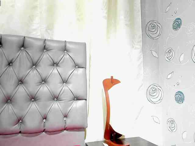 lunaeva23 webcam