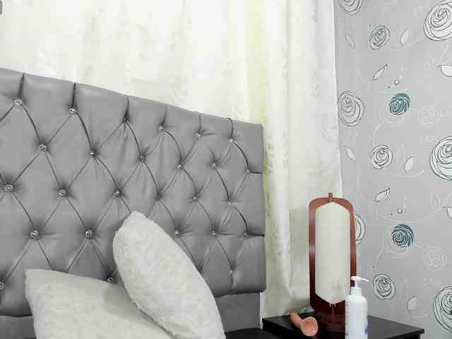 lunaeva23 webcam