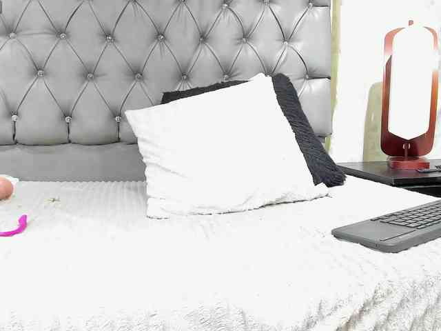 lunaeva23 webcam