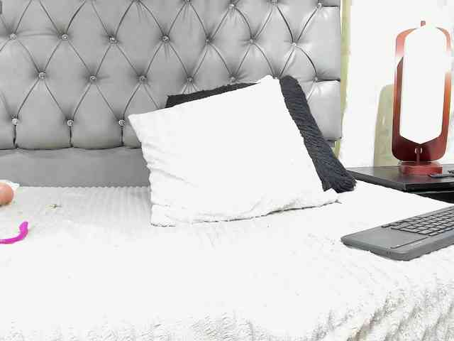 lunaeva23 webcam