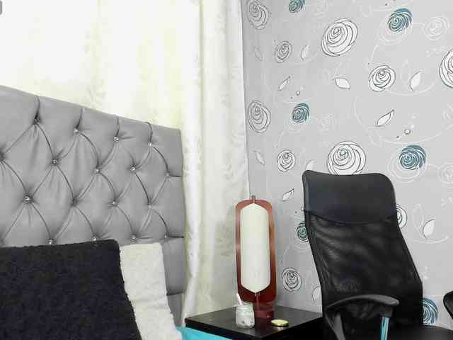 lunaeva23 webcam