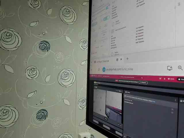 lunaeva23 webcam