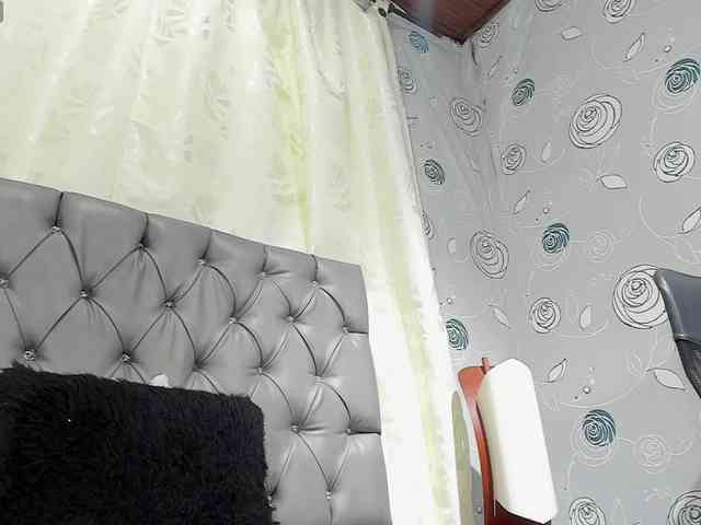 lunaeva23 webcam