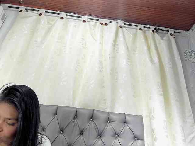 lunaeva23 webcam