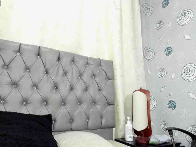 lunaeva23 webcam