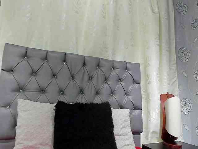 lunaeva23 webcam