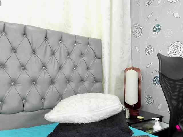lunaeva23 webcam