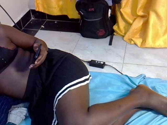 Hotebony01 Live Webcam on BongaCams