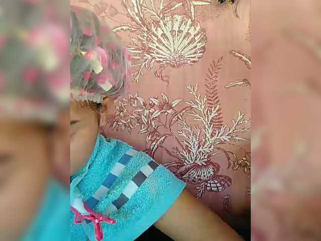 XXhornywetprincess99XX live cam profile