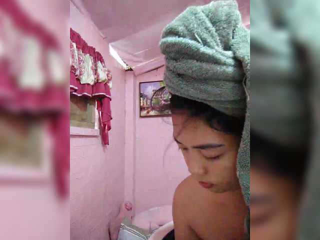 hornylittleprincess69 webcam