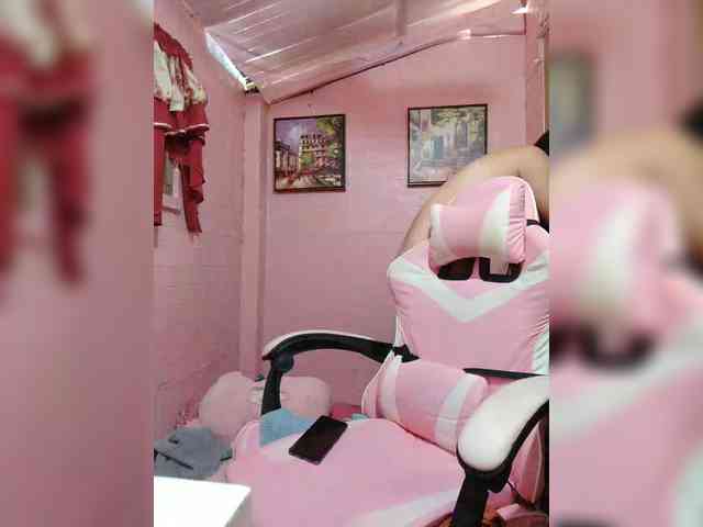 hornylittleprincess69 webcam