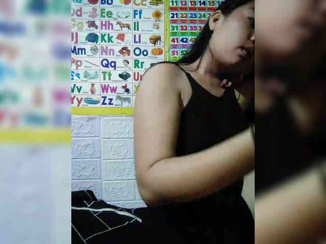 hornylittleprincess69 webcam