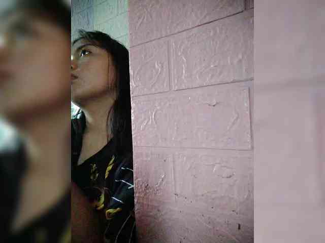 hornylittleprincess69 webcam