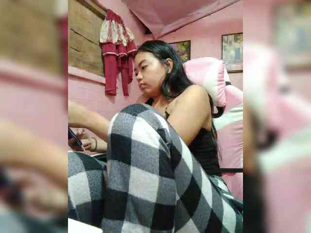 hornylittleprincess69 webcam