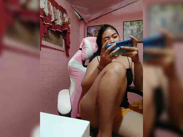 hornylittleprincess69 webcam