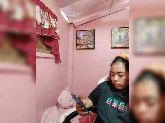 hornylittleprincess69 webcam