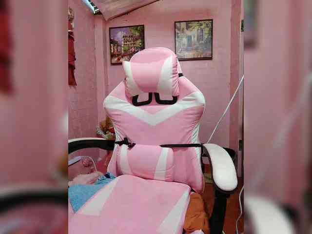 hornylittleprincess69 webcam