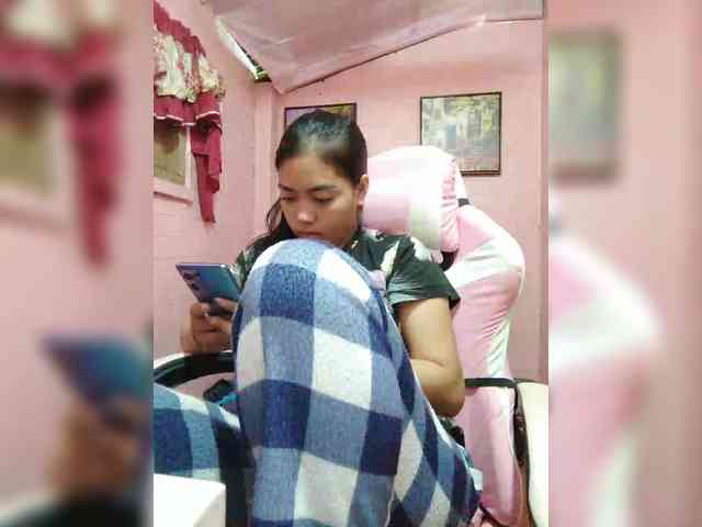 hornylittleprincess69 webcam