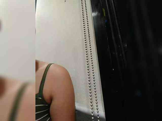 hornylittleprincess69 webcam