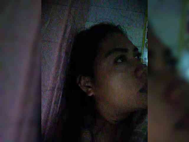 hornylittleprincess69 webcam