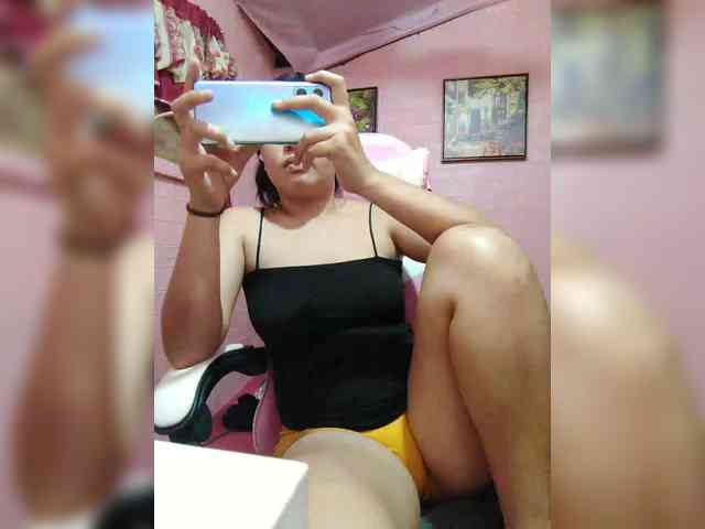 hornylittleprincess69 webcam