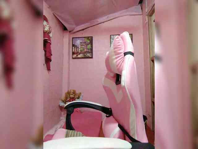 hornylittleprincess69 webcam