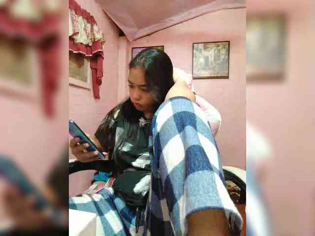 hornylittleprincess69 webcam