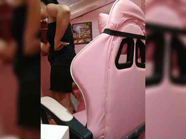 hornylittleprincess69 webcam