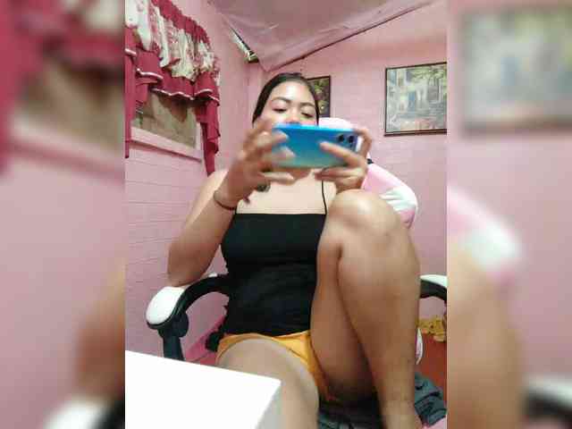 hornylittleprincess69 webcam