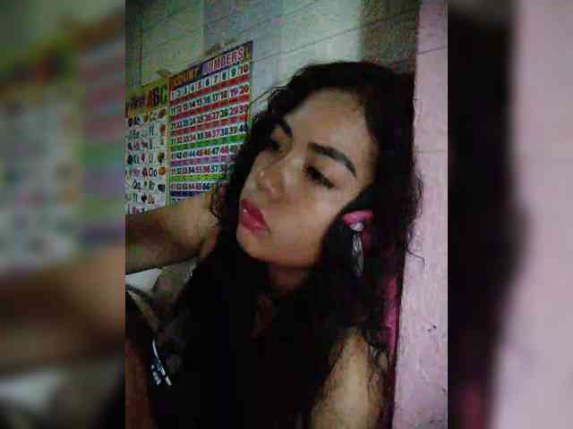 hornylittleprincess69