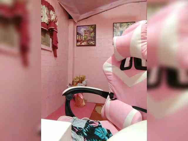 hornylittleprincess69 webcam