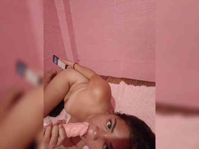 hornylittleprincess69 webcam