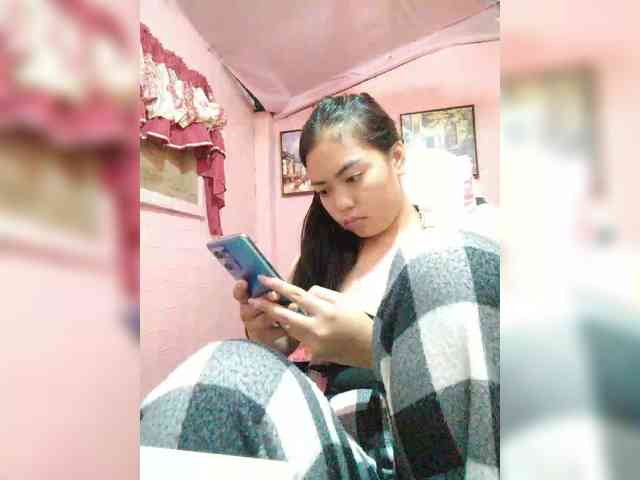 hornylittleprincess69 webcam