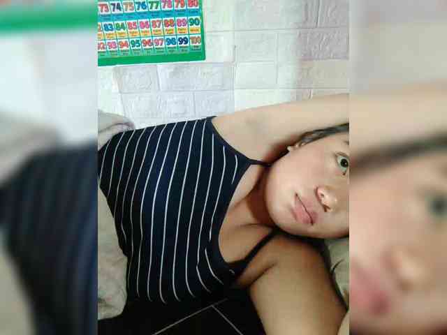 hornylittleprincess69 webcam