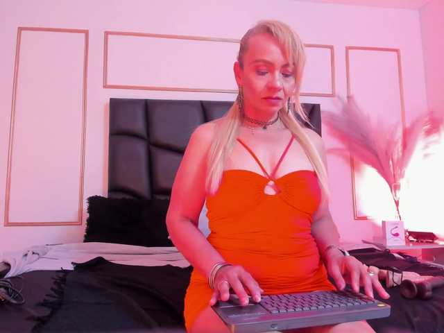 taylor-anastasia's BongaCams show and profile