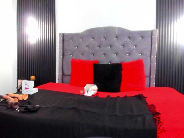 taylor-anastasia's BongaCams show and profile