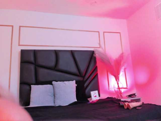 taylor-anastasia's BongaCams show and profile