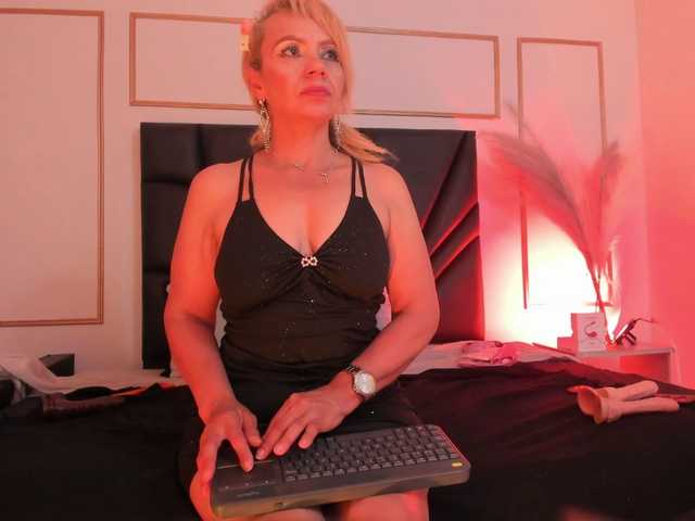 taylor-anastasia's BongaCams show and profile