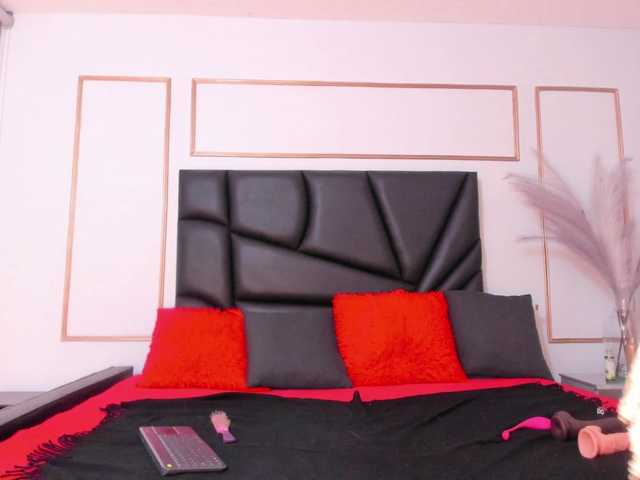 taylor-anastasia's BongaCams show and profile