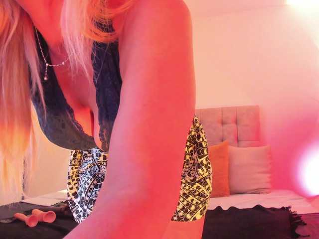 taylor-anastasia's BongaCams show and profile