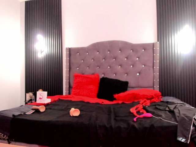 taylor-anastasia's BongaCams show and profile