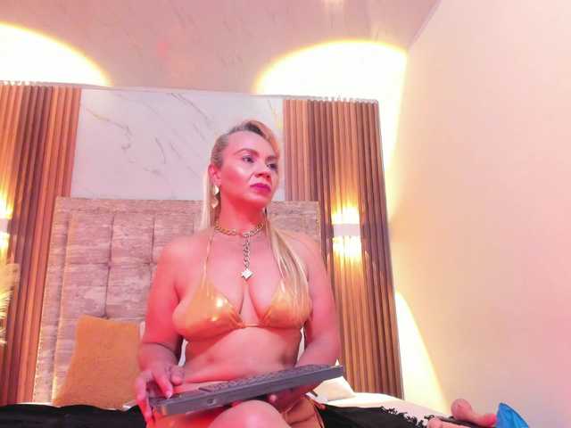  taylor-anastasia chat room