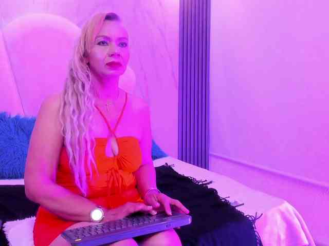 taylor-anastasia taylor-anastasia