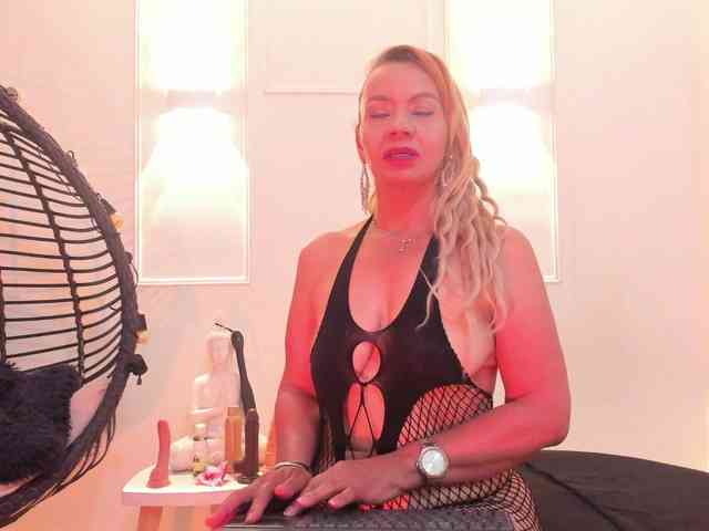 taylor-anastasia taylor-anastasia