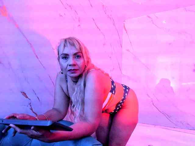 taylor-anastasia webcam