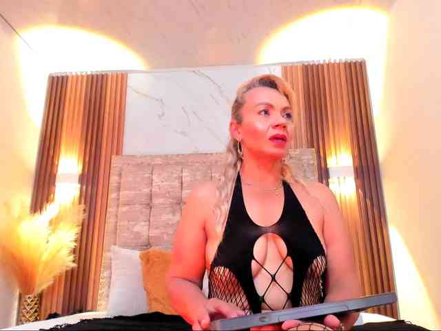 taylor-anastasia webcam