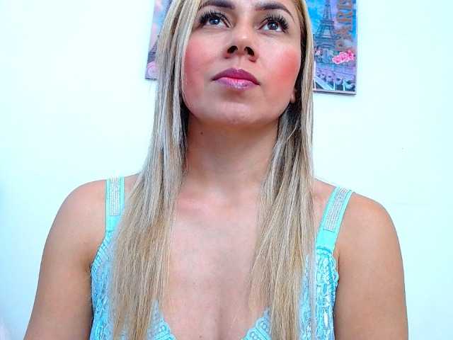 vickycandy webcam bongacams model stream image