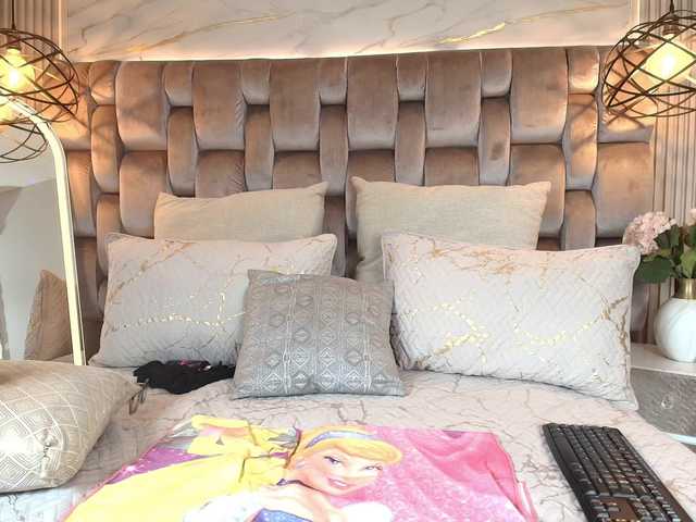 JeenSexy's BongaCams show and profile